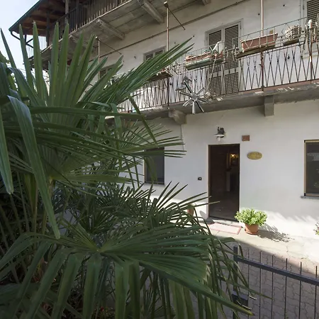 ベッド・アンド・ブレックファスト Chez Annie Donnaz